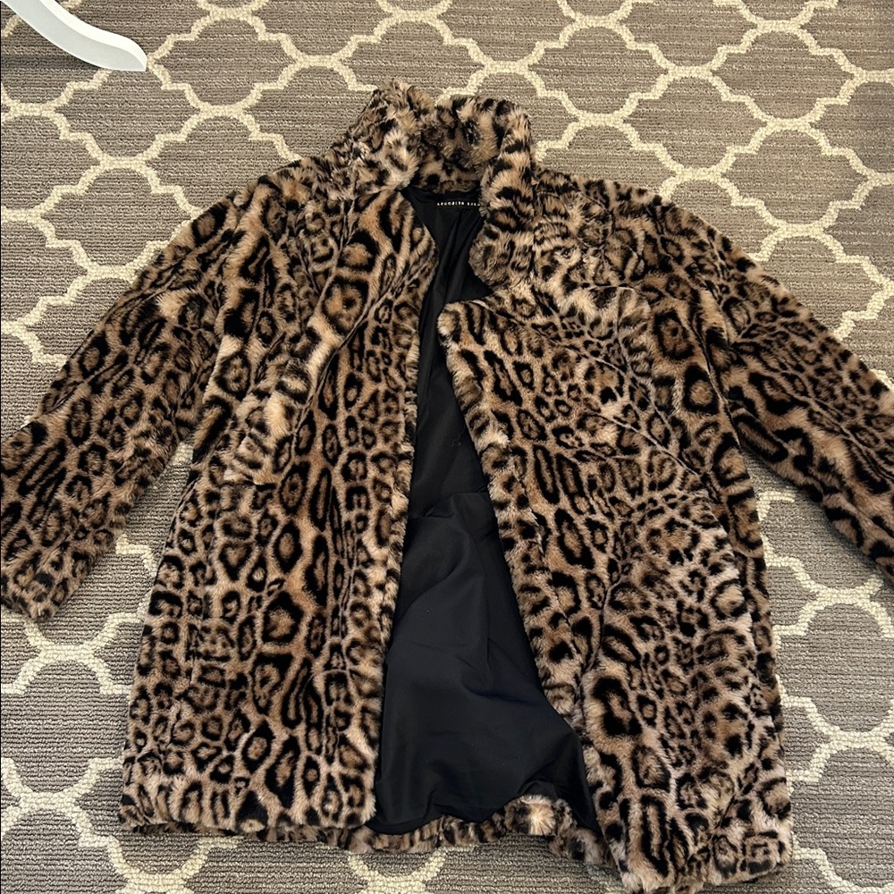 Chic Leopard Print Teddy Jacket - image 2